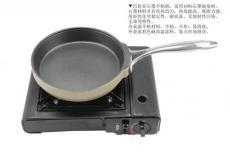 煎锅，厨房的银色忠诚伴侣